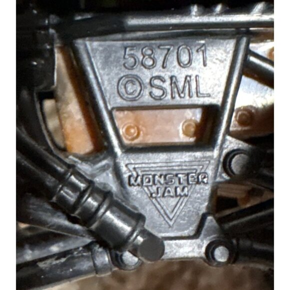 Hot Wheels Monster Jam Reptoid Diecast Truck 1:64 Scale Green & Orange Toy - Picture 6 of 8